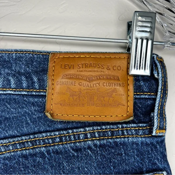 Levi’s Premium Wedgie‎ Straight Button Fly High Rise Raw Hem Crop Denim Jeans - Image 12