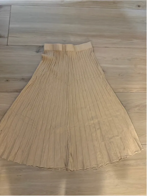 NEW Pleated A-Line Maxi Long Knit Sweater Skirt XS - Image 2