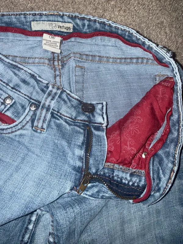 Y2K Refuge Low-Rise Bootcut Vintage Jeans - Image 5