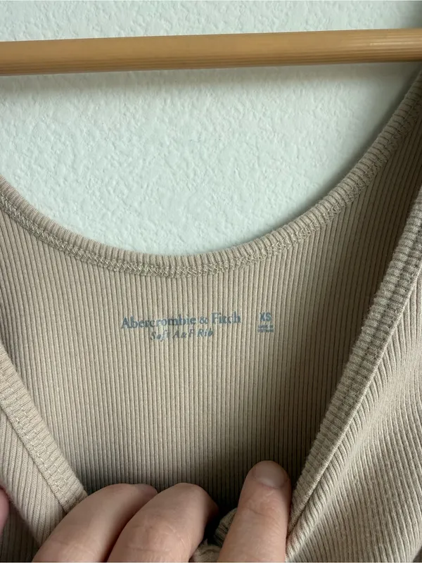 Abercrombie & Fitch Soft A&F Rib Henley Tank Top Beige XS - Image 3