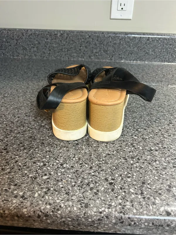 Universal Thread Black Woven Platform Wedges with Tan Footbed - Image 6