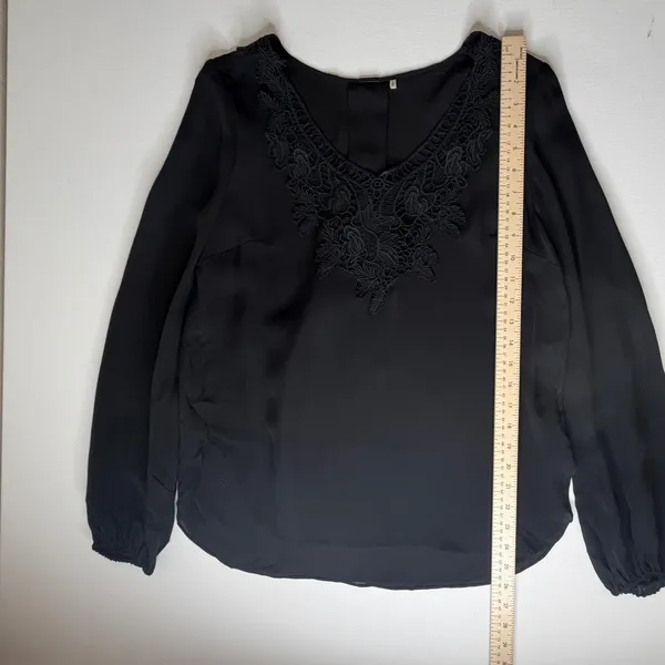Elie Tahari Black Lace Blouse Small Sheer Lightweight Minimalist Neutral Office‎ - Image 7
