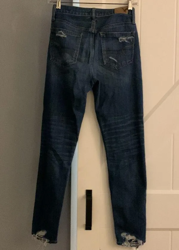 American Eagle Outfitters Vintage High-Rise Distressed Blue Jeans - Image 2
