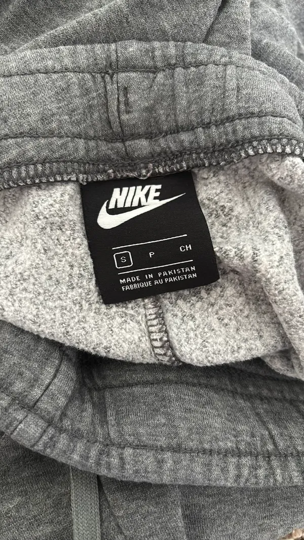 Nike sweatpants - Image 5