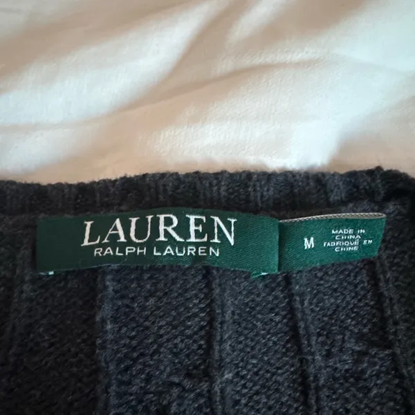 Lauren Ralph Lauren Cable-Knit V-Neck Sweater Medium - Image 3