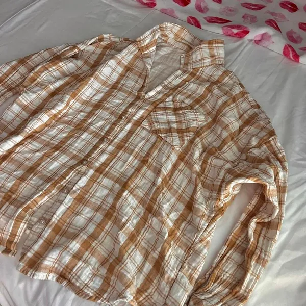 Source Unknown Unbranded Women's Orange and Tan Shirt - Image 3