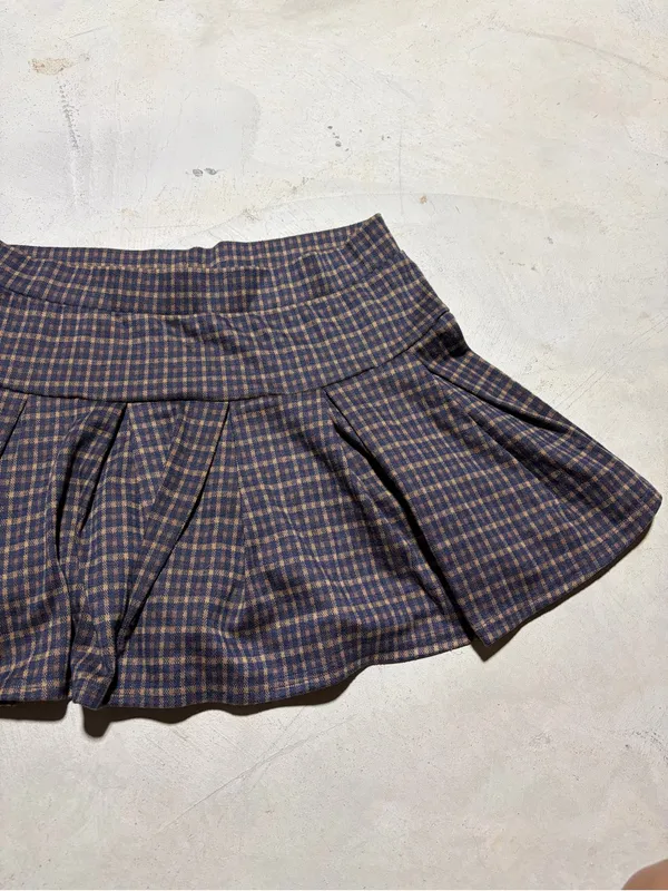 American Eagle Plaid Pleated Mini skort medium - Image 3