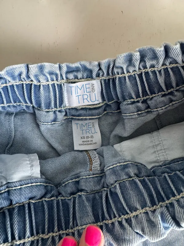 Time & Tru Walmart Synched Jean Shorts - Image 3