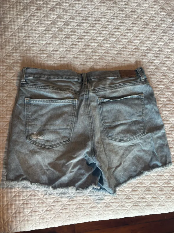 American Eagle Mom Shorts - Image 4