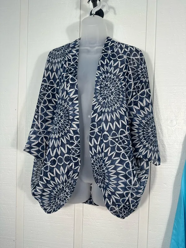 Gap Blue and Tan Lightweight Cardigan Size Medium/Large EUC - Image 2