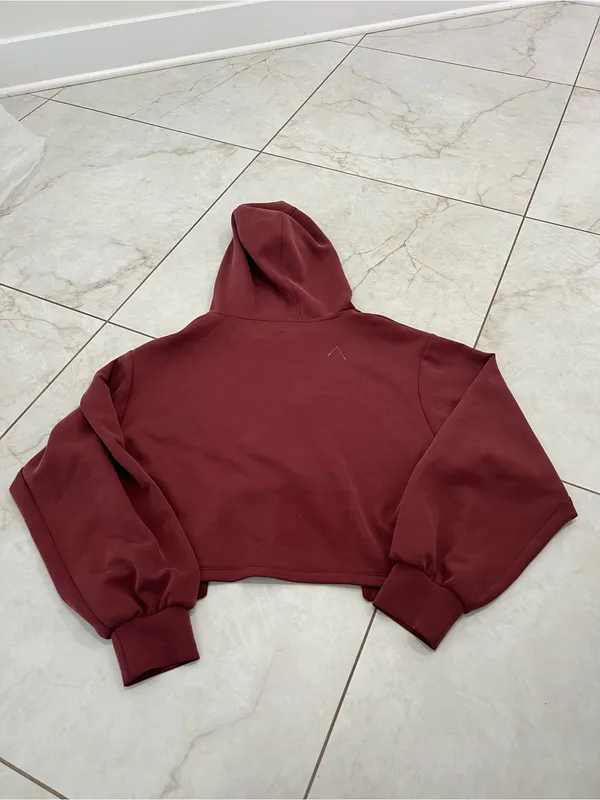 NEW Indigo Rein Maroon Cut Out Cropped Hoodie Size Small - Image 3
