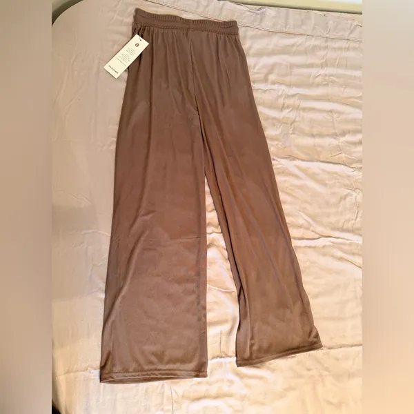 Wide-Leg Women’s Pants in Taupe - Image 2