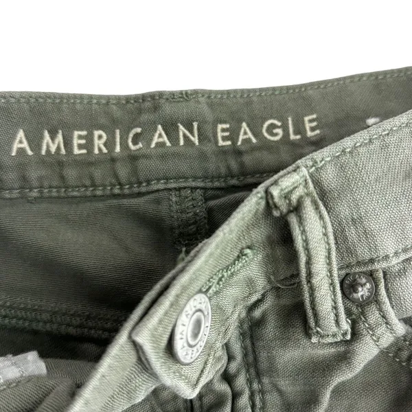 highest rise mom short green distressed cut off shorts Size 6 - Image 2