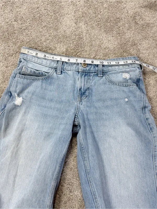 Hollister Women’s Low Rise Baggy Jeans in Medium Wash W25 - Image 9