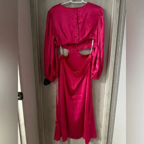 Rahi Pink‎ Midi Dress W/ Cutouts Longsleeve NWOT size large - Image 4