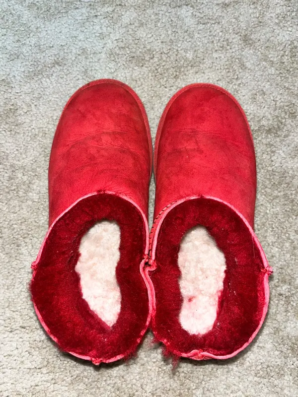 UGG Red size 6.5-7 women’s - Image 5