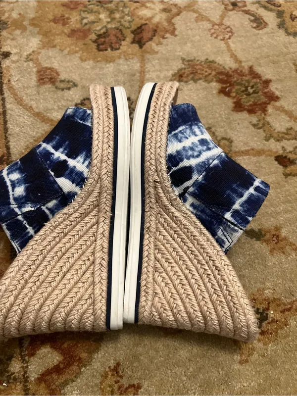 TOMS Blue and White Tie-Dye Slide Mules - Image 2