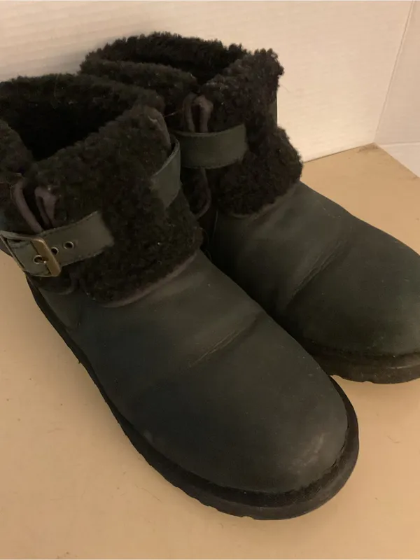 UGG women Black leather shearling shirt classic boots US 10 - Image 3