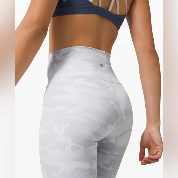 NWOT Lululemon Wunder Under High-Rise Tight 28" *Luxtreme - Image 4