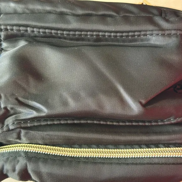 Black laptop backpack NWT gold, zippers, multitude of pockets - Image 6