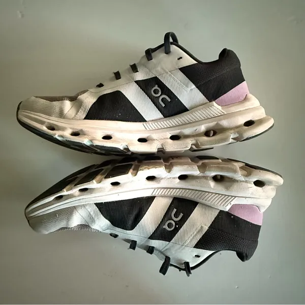 On Cloudrunner Running Shoes in the Heron/Black Colorway. Size 7.5 - Image 5