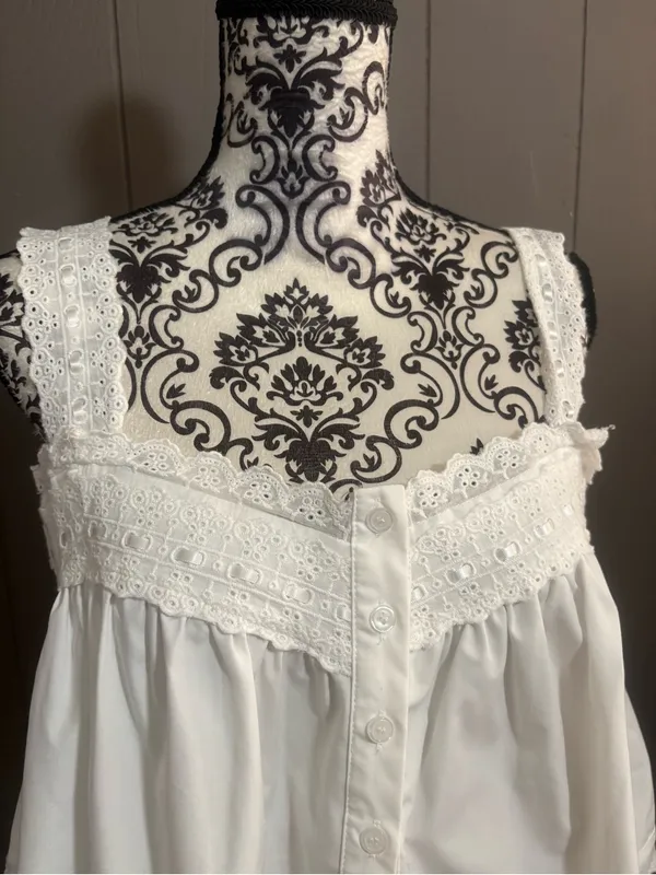White Lace - Image 3