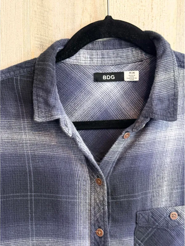 BDG Women's Medium Blue Plaid Button Down Flannel Shirt - Image 8