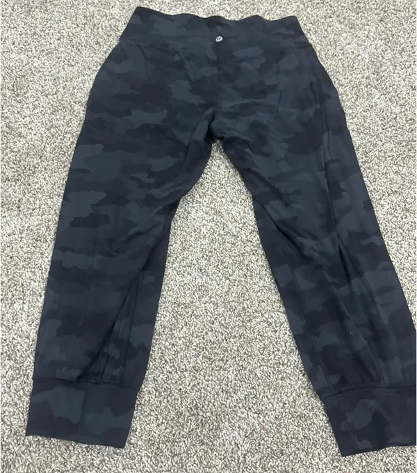 Lululemon Align Jogger Crop - Image 2