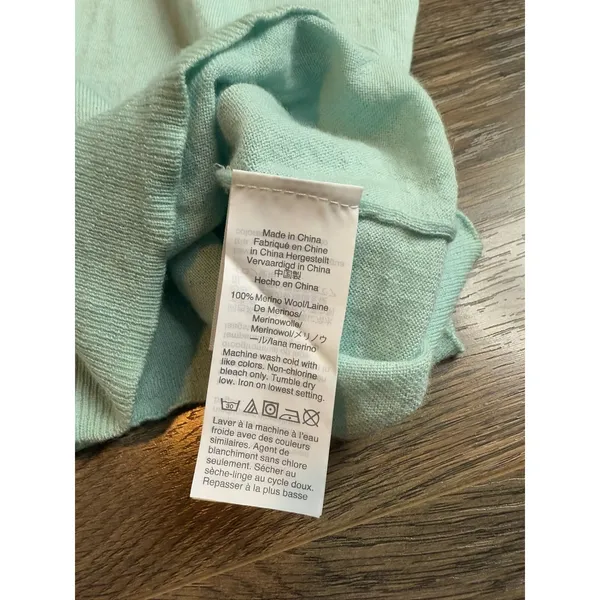 EUC Womens J Crew 100% mernio wool sweater soft mint green size S - Image 7