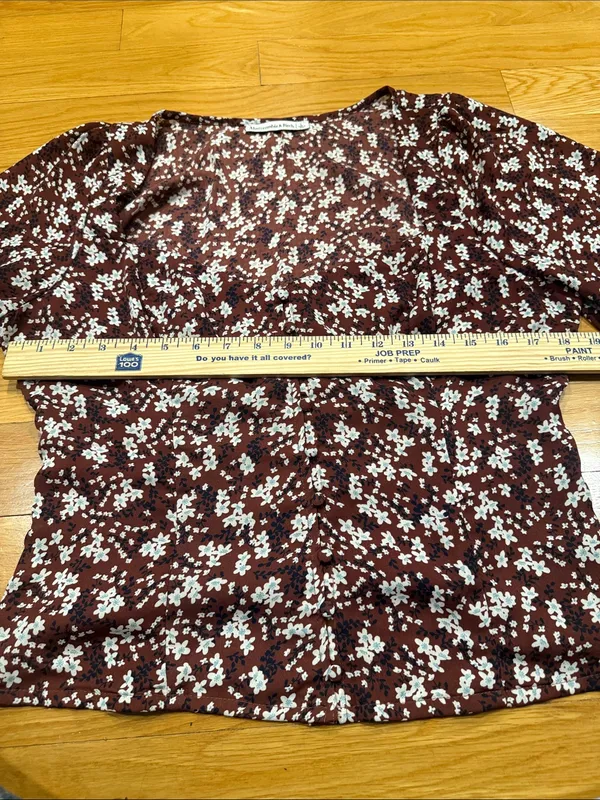 Abercrombie & fitch brown and white ditsy floral botton down blouse size large . - Image 4