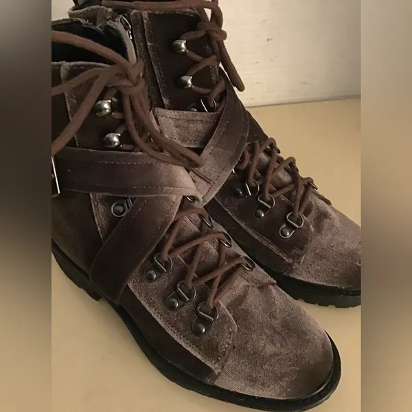 Steve Madden women velvet combat Extreme boots US 6 - Image 12