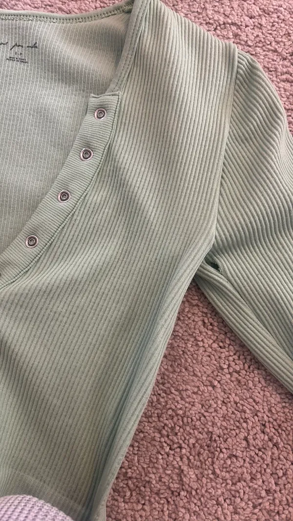 Urban Outfitters Green Long Sleeve Top - Image 3