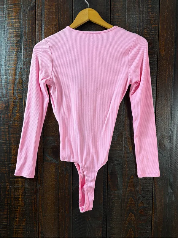 ASTR Long Sleeve Pink Twist Front Cutout Bodysuit - Image 8