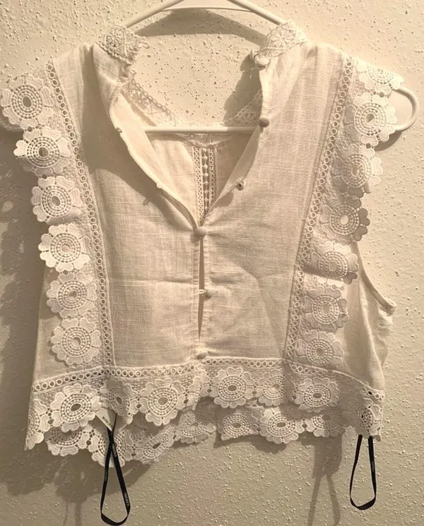 Forever 21 White Floral Crop Top - Image 4