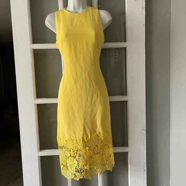 Theia Yellow Midi Dress‎ with Lace Detail - Image 4