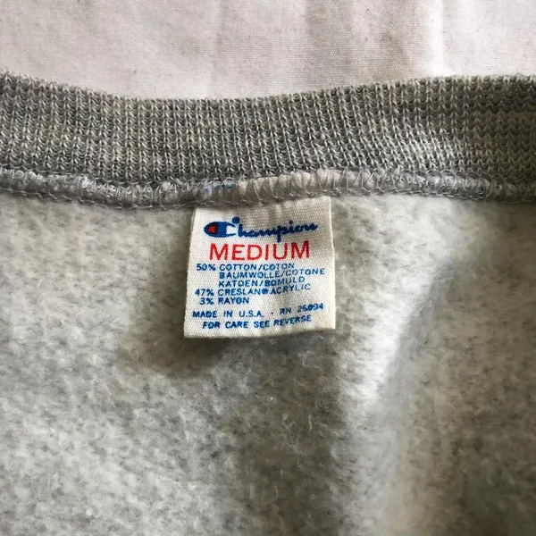 Vintage Grey Preppy Harvard crewneck sweatshirt with embroidered logo -Size M Great condition, measurements in pics - Image 4