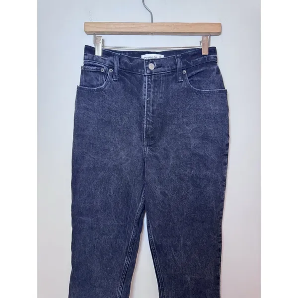 Abercrombie & Fitch Curve Love The 90s Straight Ultra High Rise Jeans Size 26 - Image 4