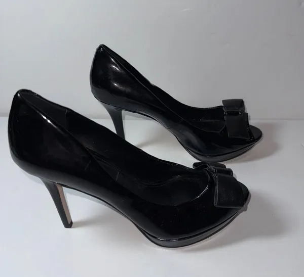 Black patent leather heels Size 6.5 - Image 5