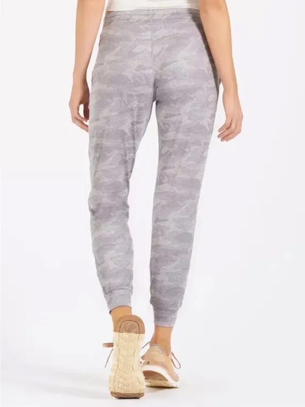 Vuori Performance Jogger Women's Pale Gray Camo Medium - Image 2
