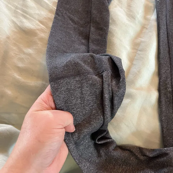 Lululemon Ribbed High Rise Pant Black Women's Size 4 Dance Extra Long Foot - Image 3