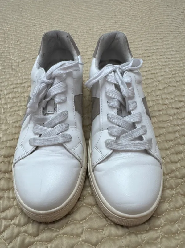Share Women’s Mia Italia Low Top Sneaker Shoes Sz 8M White & Cream - Image 3