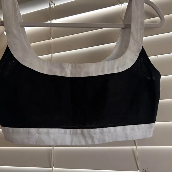 Reformation Robbie Linen top | size 4 Mod Girl Retro Minimalist Core black white - Image 3