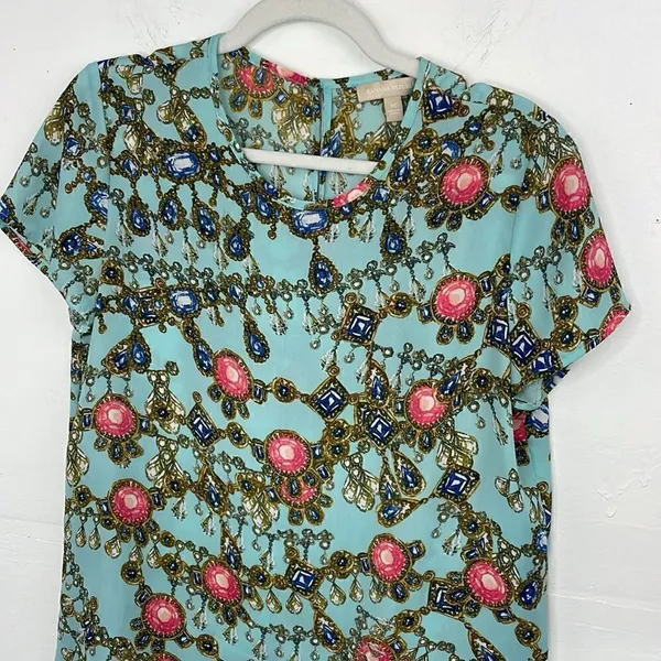 Banana Republic Multicolored Jewel Print Short Sleeve size Medium - Image 4