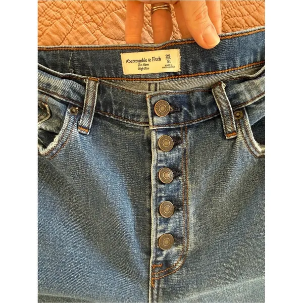 Abercrombie The Mom High Rise Jeans Button Fly Raw Hem‎ Size 8L - Image 3