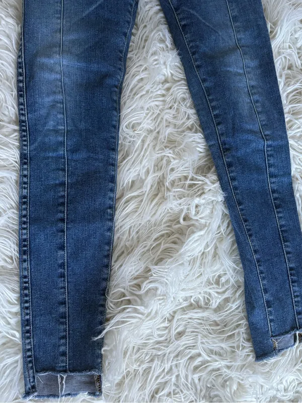 AG Adriano Goldschmied The Farrah Skinny Ankle Front Seam Raw Step Hem Jeans 25R - Image 4