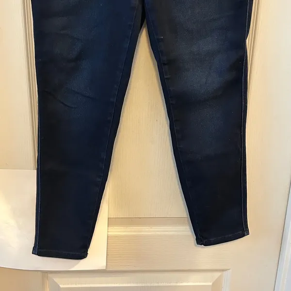 Seven7 Jeans High Rise Skinny Crop Dark Wash‎ Women's Size 10 - Image 10