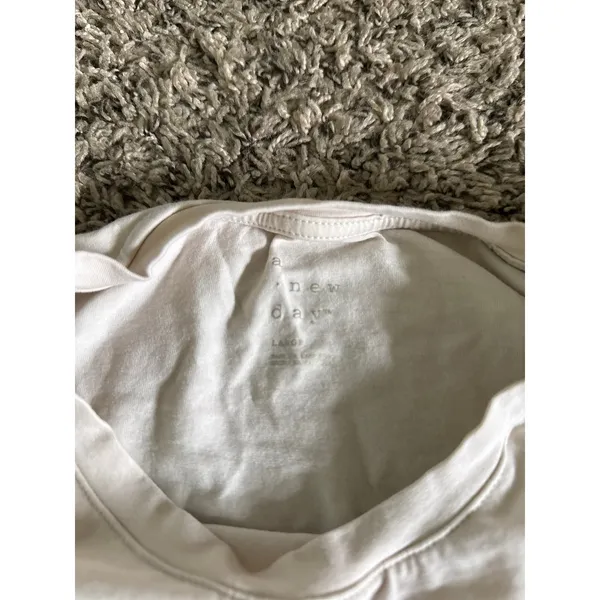 a new day Women's Cream Basic Tee Size Large‎ - Image 2