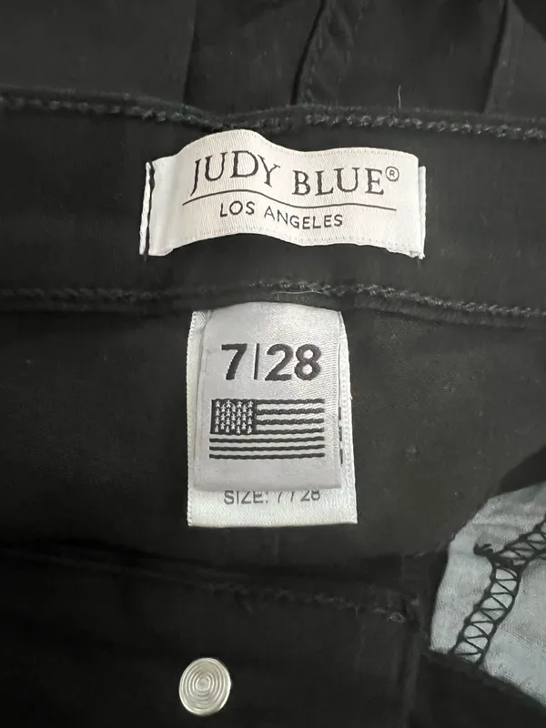 Judy Blue Frayed Hem Straight Crop Black Jeans - Image 4