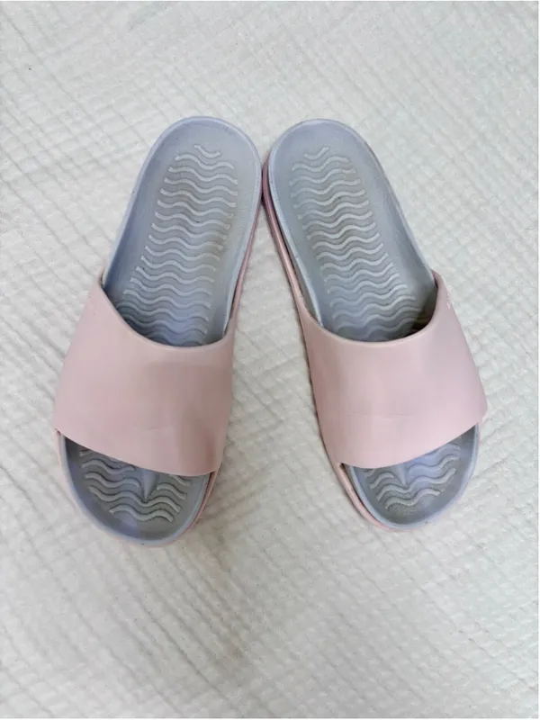 Women’s Native Shoes Pink Slides Sandals size 10 Spencer style - Image 9