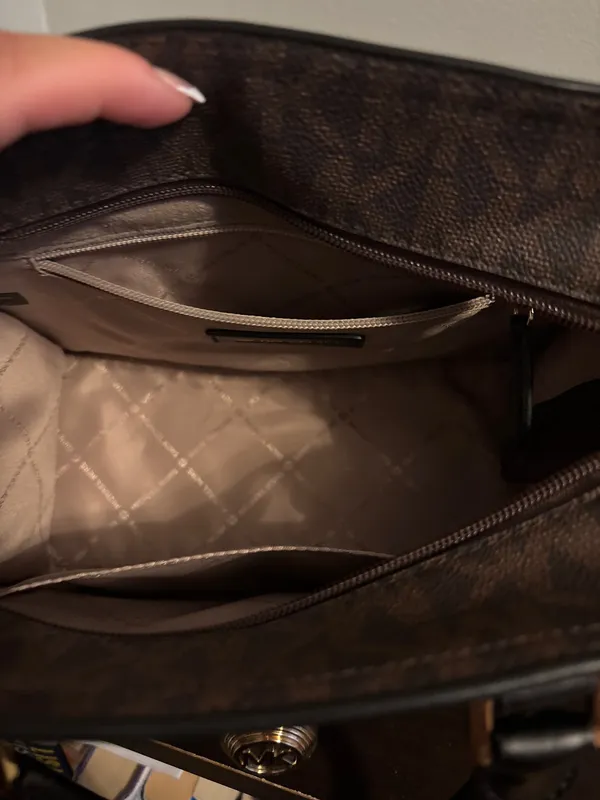 Michael Kors Handbag Crossbody - Image 9